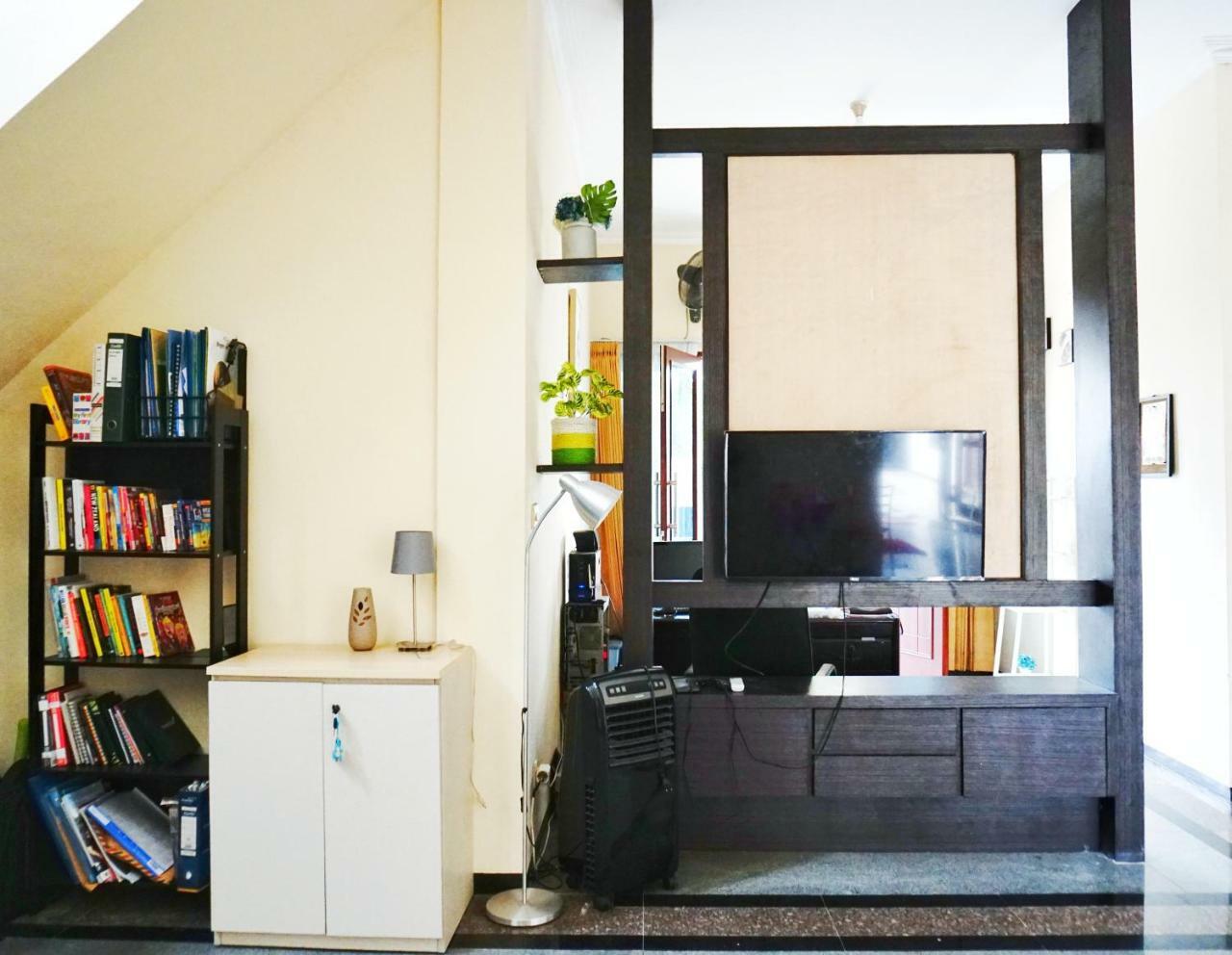 Green Surabaya Homey Экстерьер фото